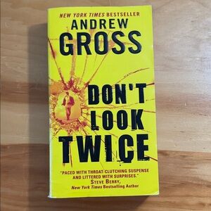 📚2/$6  Don’t Look Twice #2 in the Ty Hauck Series